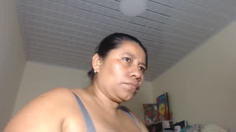 Snapshot of kloe_boobs chatting on February 23, 5:39 am Kloe online show from February 23, 5:39 am