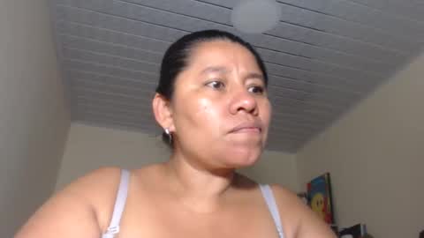 Snapshot of kloe_boobs chatting on February 12, 1:19 am Kloe online show from February 12, 1:19 am