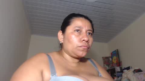 Snapshot of kloe_boobs chatting on February 19, 11:14 pm Kloe online show from February 19, 11:14 pm