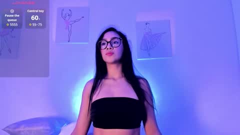 klohe Williams online show from December 4, 1:13 pm