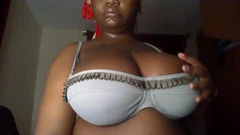 Snapshot of knight_nurse69 chatting on February 16, 12:43 am knight_nurse69 online show from February 16, 12:43 am