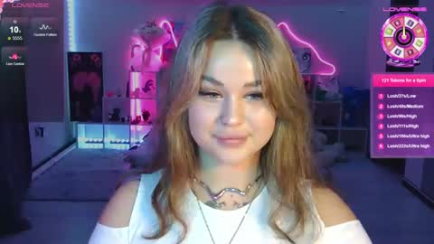 Mia online show from November 15, 6:53 pm