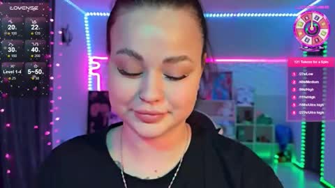 Mia online show from February 6, 5:16 pm