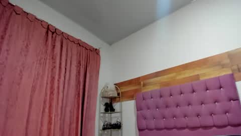 konie Diaz online show from September 27, 12:40 am