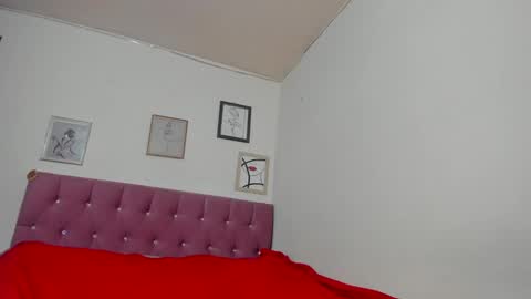 konie Diaz online show from February 3, 6:28 pm