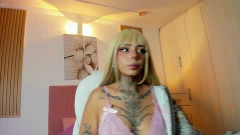 Snapshot of korarousee chatting on September 13, 12:46 pm Kora online show from September 13, 12:46 pm