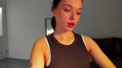 kossie_ online show from November 23, 8:32 pm