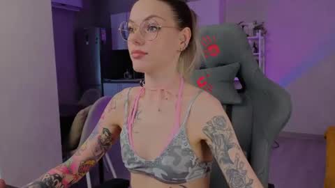 Jess online show from July 9, 11:12 am