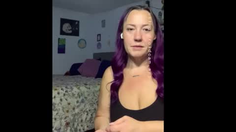 kreamyk420 online show from April 14, 7:19 am