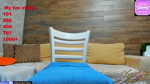 Snapshot of krisi_kiss chatting on October 29, 4:17 am KrisiFollow me  Thumb UP  online show from October 29, 4:17 am