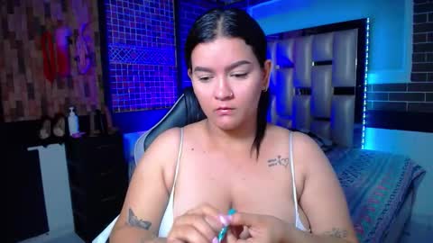 kriss_sweetboobs online show from March 10, 1:15 pm