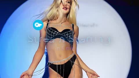 Snapshot of krissone chatting on October 16, 1:58 pm Kristina online show from October 16, 1:58 pm