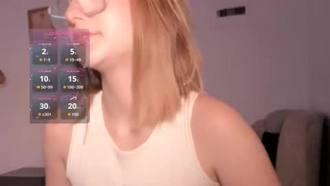 Snapshot of kristal_joi_dl chatting on September 28, 1:27 pm kristal online show from September 28, 1:27 pm