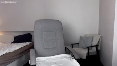 kristallmii_premium online show from July 9, 9:39 pm