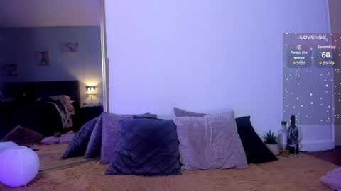 Snapshot of kristen_kassi chatting on February 21, 3:12 am Kristen online show from February 21, 3:12 am