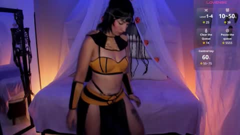 Snapshot of kristen_kassi chatting on October 16, 10:45 pm Kristen online show from October 16, 10:45 pm