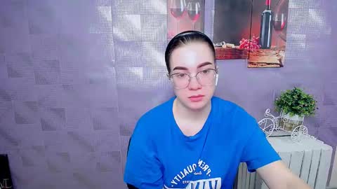 Kristen online show from November 18, 9:54 am