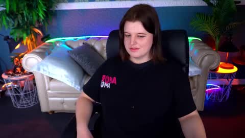 kristifoxy online show from April 13, 8:04 am