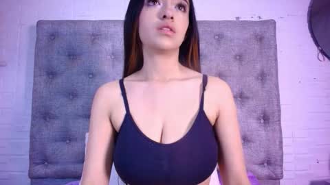 Kristin online show from December 18, 12:43 pm