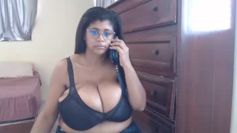 Snapshot of kristinamilan chatting on October 13, 12:41 pm KristinaMilan online show from October 13, 12:41 pm
