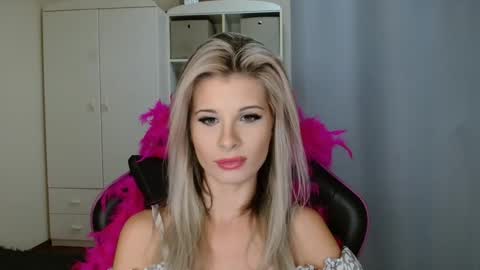 KristineAmore online show from October 22, 3:17 pm