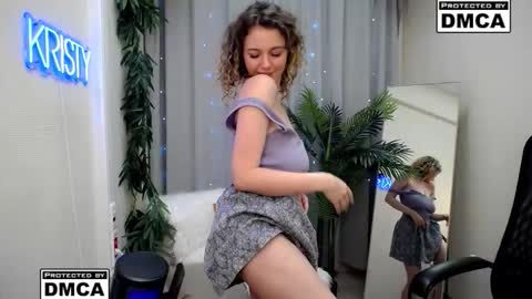 Snapshot of kristy_0_ chatting on October 8, 5:39 pm KRISTY online show from October 8, 5:39 pm