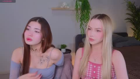 Snapshot of kristy_babe chatting on December 2, 5:24 pm Kristy online show from December 2, 5:24 pm