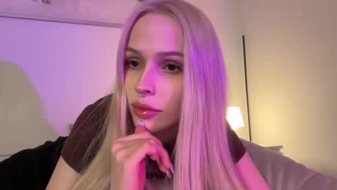 Snapshot of kristy_babe chatting on September 25, 8:17 pm Kristy online show from September 25, 8:17 pm