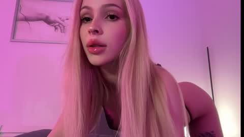 Snapshot of kristy_babe chatting on October 17, 11:41 pm Kristy online show from October 17, 11:41 pm