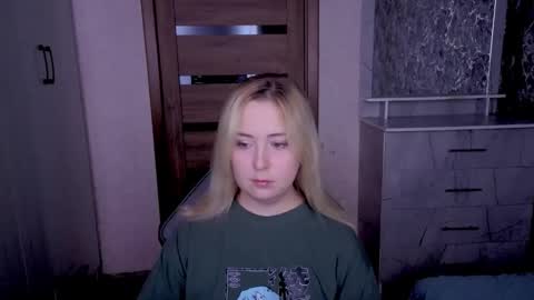 Kristy online show from May 19, 2:18 am