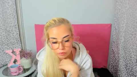 KristyFlowers online show from October 24, 3:30 pm