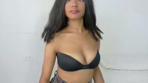 Cristina online show from December 3, 8:00 pm