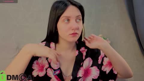 Snapshot of kvetachka chatting on September 26, 12:52 am Kvetachka Thu-Sun 0900am-1500pmGTM2 online show from September 26, 12:52 am