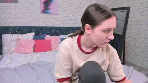 Snapshot of kvetachka chatting on February 26, 1:25 am Kvetachka Thu-Sun 0900am-1500pmGTM2 online show from February 26, 1:25 am