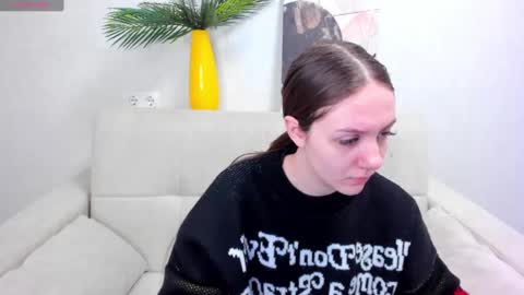 Snapshot of kvetachka chatting on December 7, 2:53 am Kvetachka Thu-Sun 0900am-1500pmGTM2 online show from December 7, 2:53 am