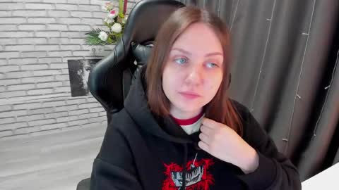 Snapshot of kvetachka chatting on March 2, 1:04 am Kvetachka Thu-Sun 0900am-1500pmGTM2 online show from March 2, 1:04 am