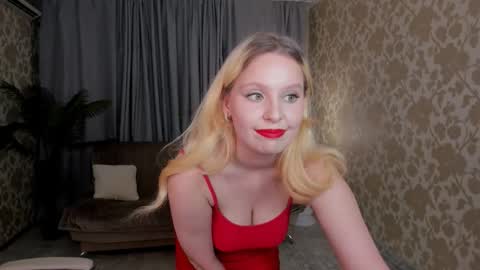 Kyley online show from November 18, 6:42 pm