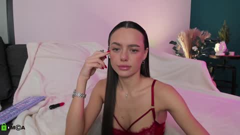Snapshot of kylie_desire chatting on December 10, 4:24 am Kylie online show from December 10, 4:24 am