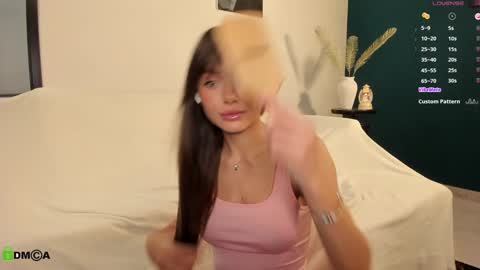 Snapshot of kylie_desire chatting on January 31, 2:26 am Kylie online show from January 31, 2:26 am