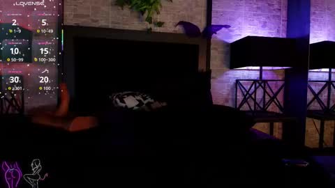 Kylie  online show from November 21, 8:00 pm