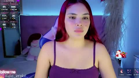 k ylie online show from December 17, 9:19 pm