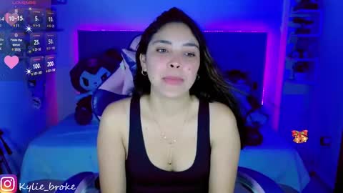 k ylie online show from January 25, 9:25 pm