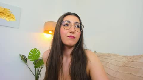 Kylie online show from April 15, 7:58 pm