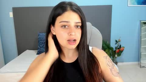 Snapshot of kylie_reyes chatting on October 14, 8:00 pm Kylie Reyes online show from October 14, 8:00 pm