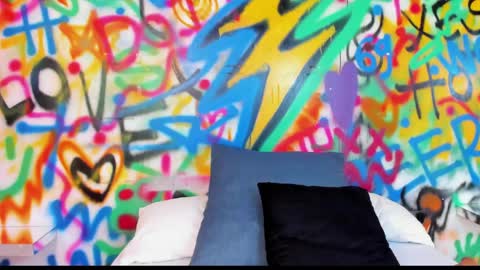 Kylie online show from April 19, 6:10 pm