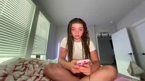 Kyra Treen online show from August 5, 9:21 pm