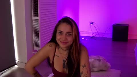 kyradesire online show from June 25, 3:46 pm