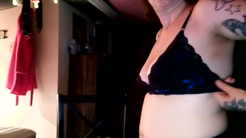 kyysofreaky028 online show from July 12, 9:32 am