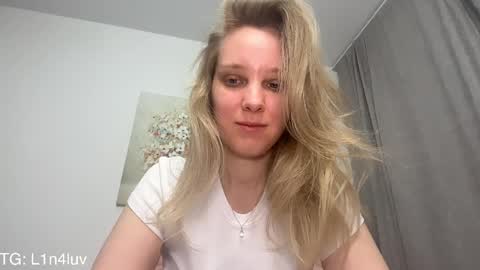 lina online show from April 21, 1:42 am