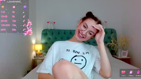 Snapshot of l1ttle_angel__ chatting on September 13, 9:56 pm Margo online show from September 13, 9:56 pm